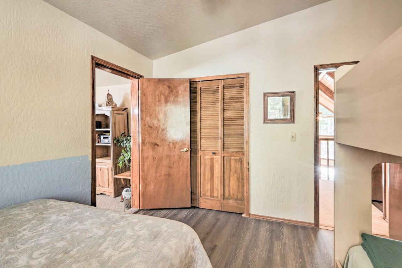 Munds Park Cabin With Fire Pit And Wraparound Porch! Εξωτερικό φωτογραφία