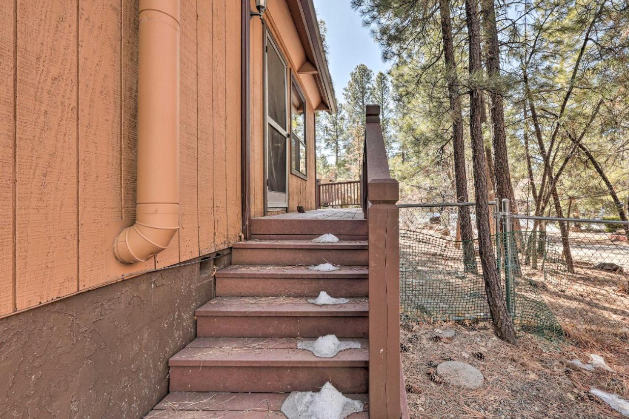 Munds Park Cabin With Fire Pit And Wraparound Porch! Εξωτερικό φωτογραφία